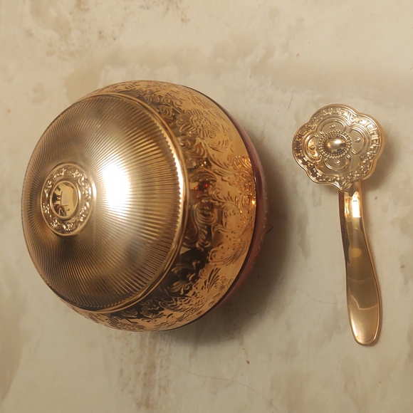 Vanekaa prefect red cream foundation - Picture 6 of 7